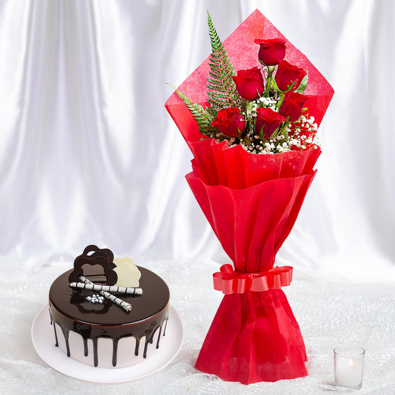 Red Roses Bouquet With Chocolate Cake |
