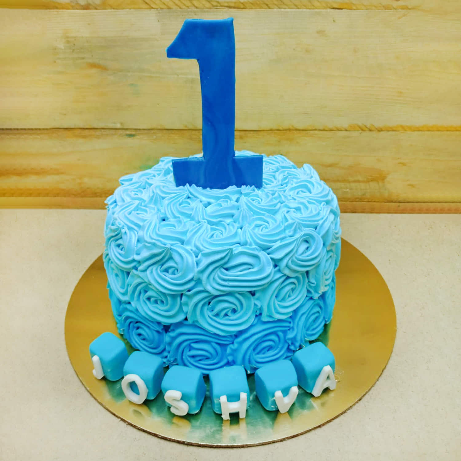Blue Ombre Roses Cake |