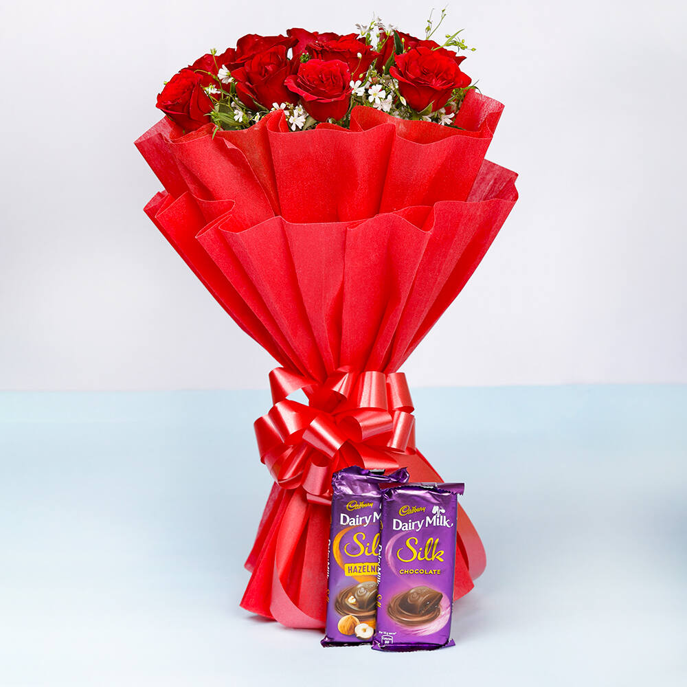 Red Roses With Chocolates |