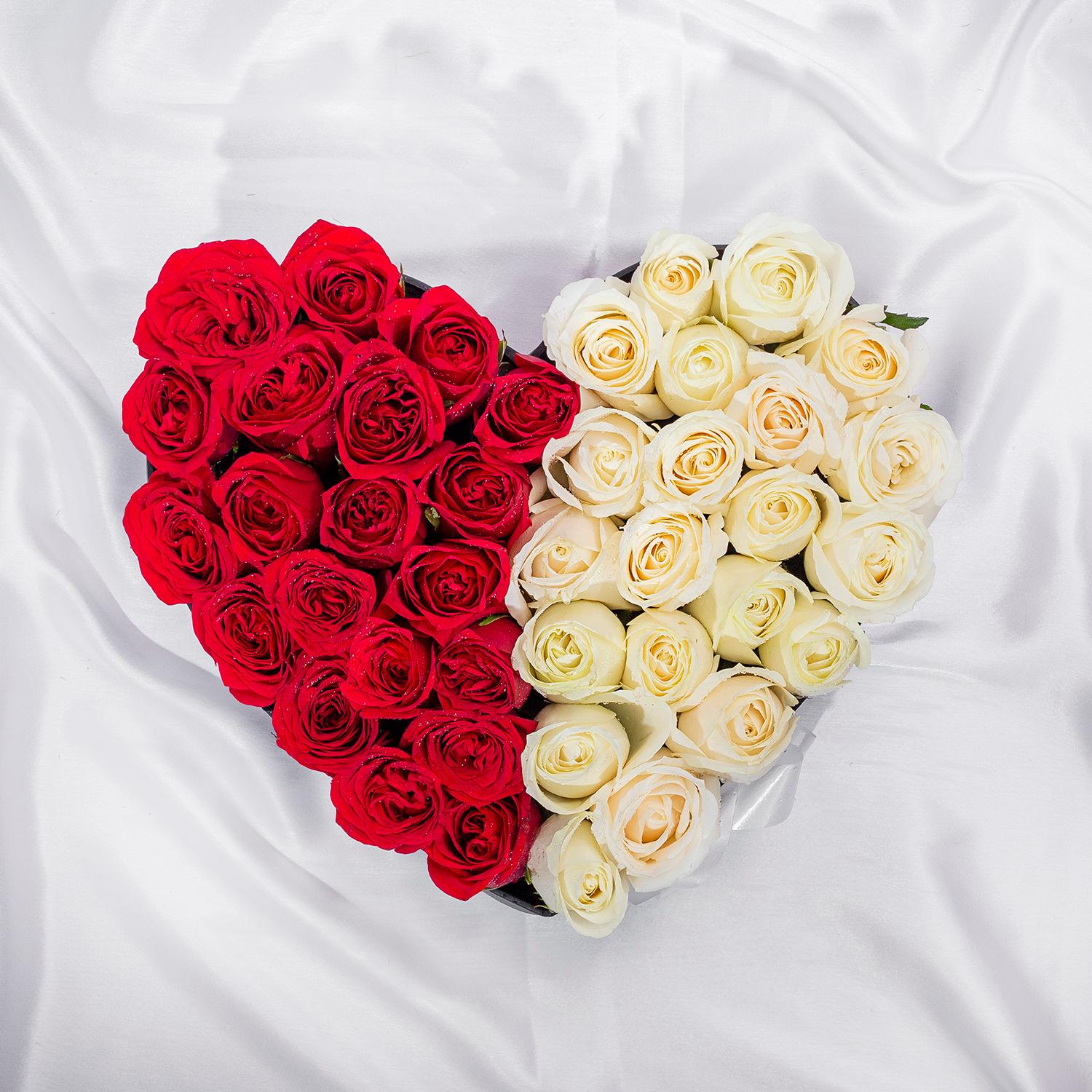Scintillating Mix Roses Heart Arrangement |