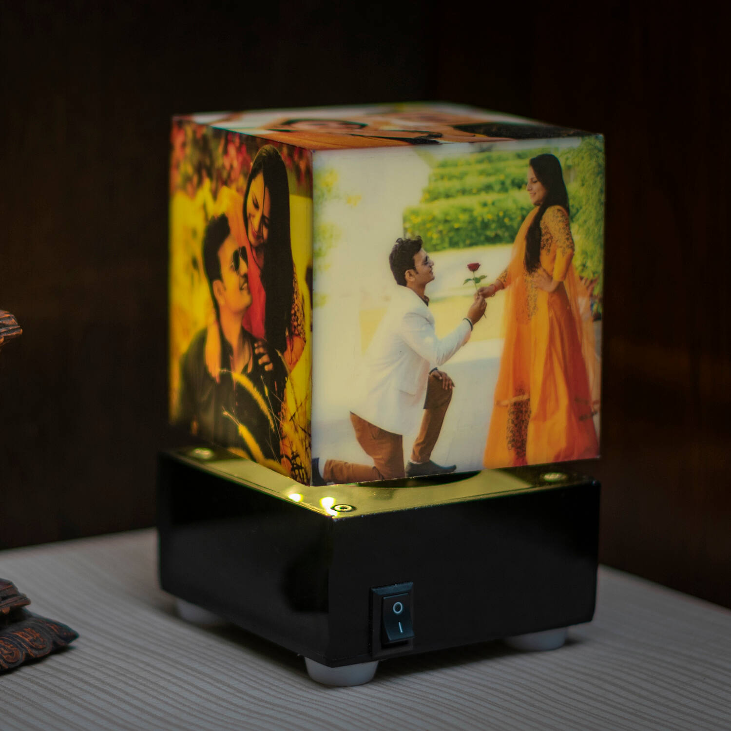 Nostalgia Cube Rotating Lamp |