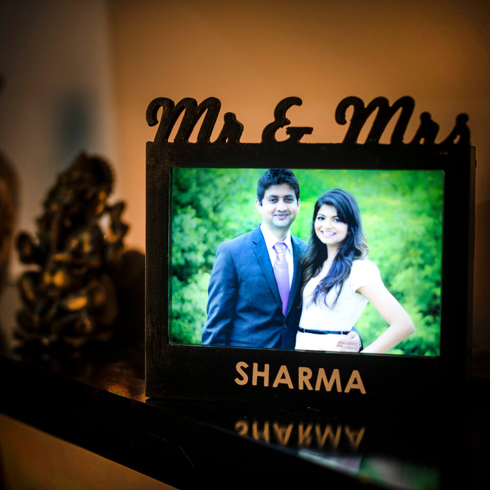 Mr And Mrs Frame |