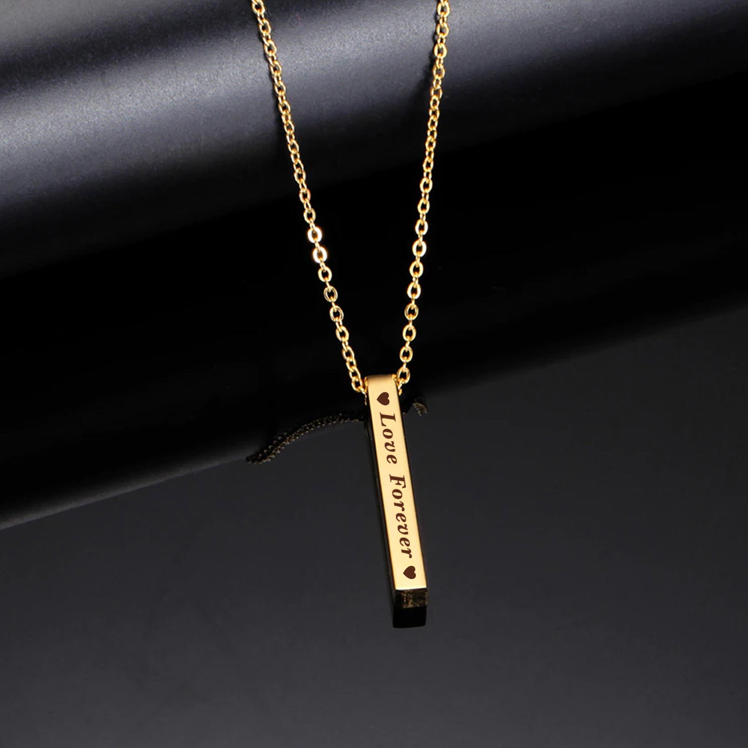 Gleaming Gold Personalized Bar Pendant |