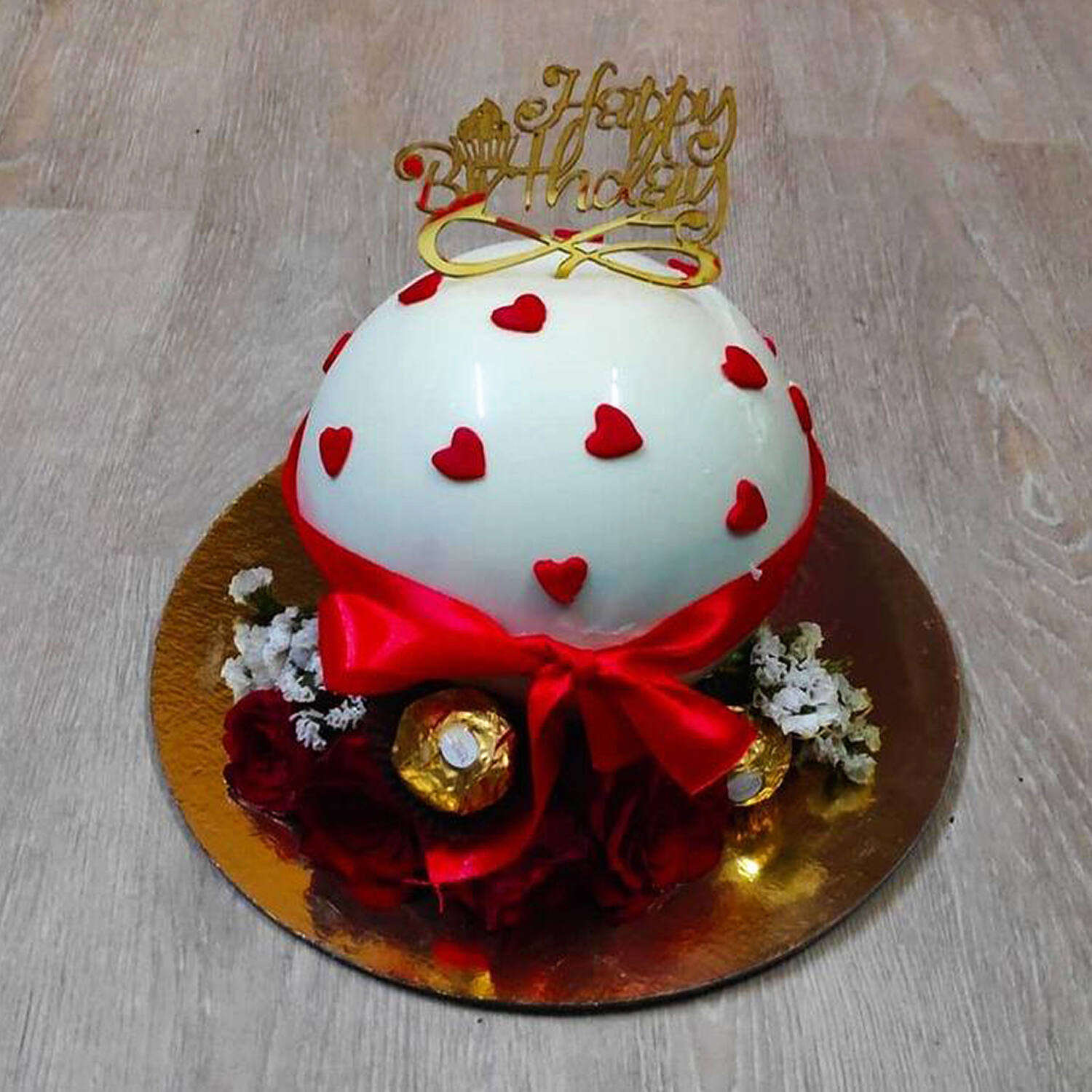 Lovey Dovey Pinata Cake |