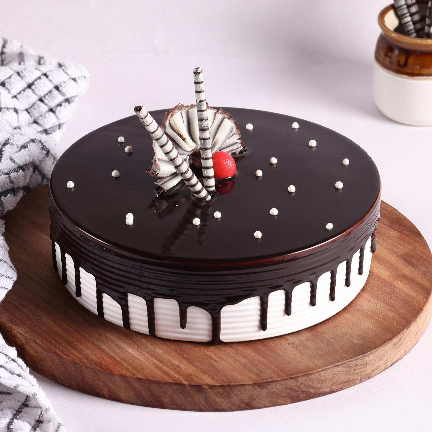 Double Delight Choco Vanilla Cake |