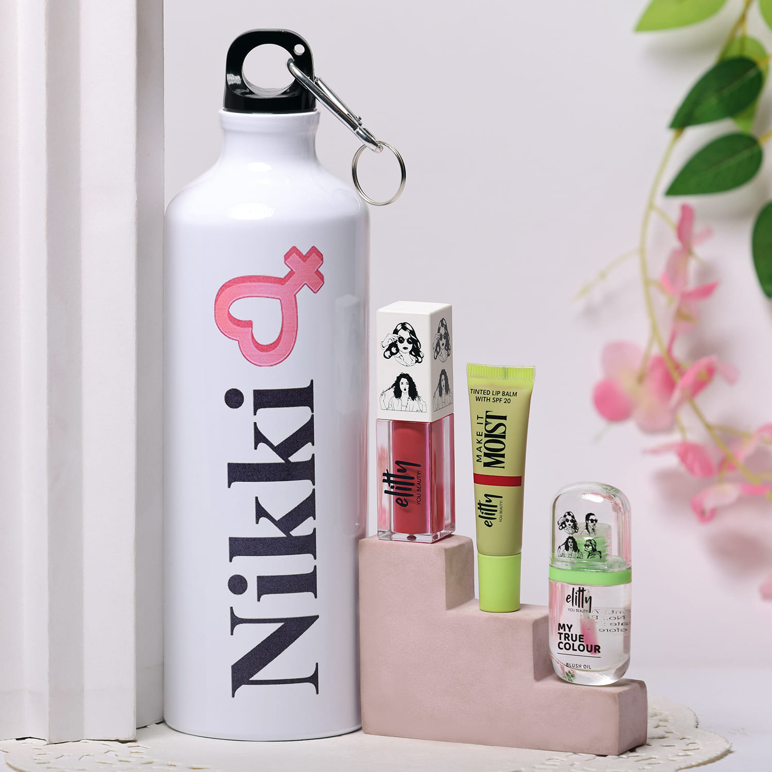 Personalized Sipper Bottle with Glam Kit |