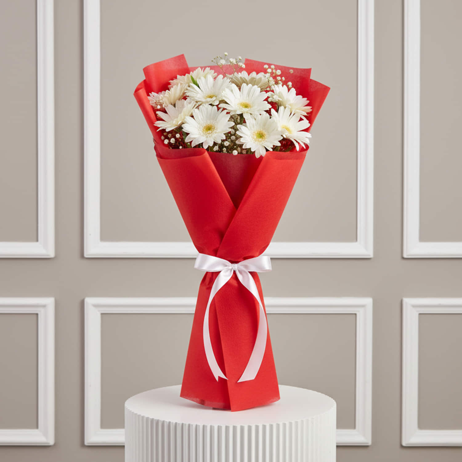 10 White Gerbera Flowers Bouquet |