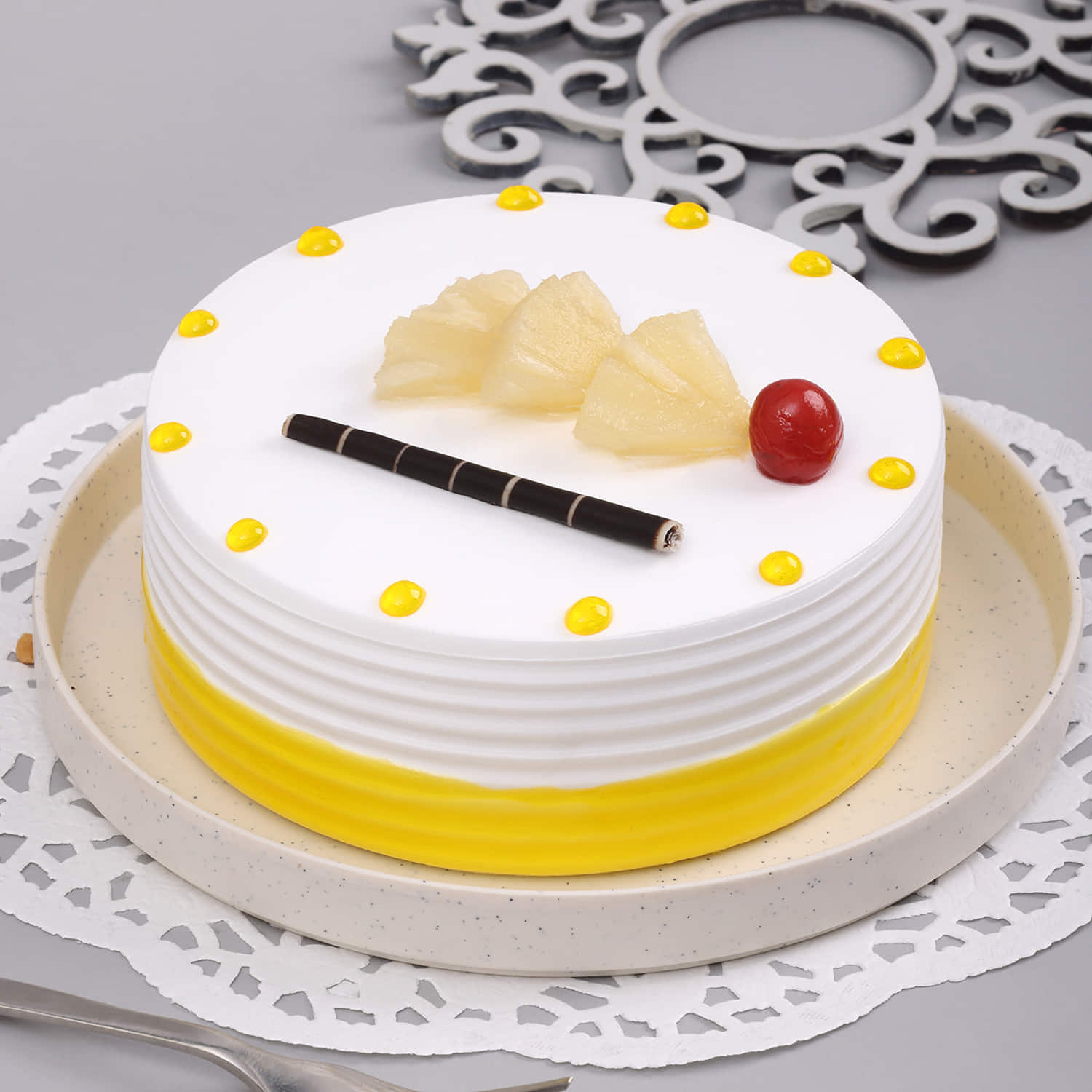 Buy/Send Yummy Pineapple Cake Half kg Online- .in |